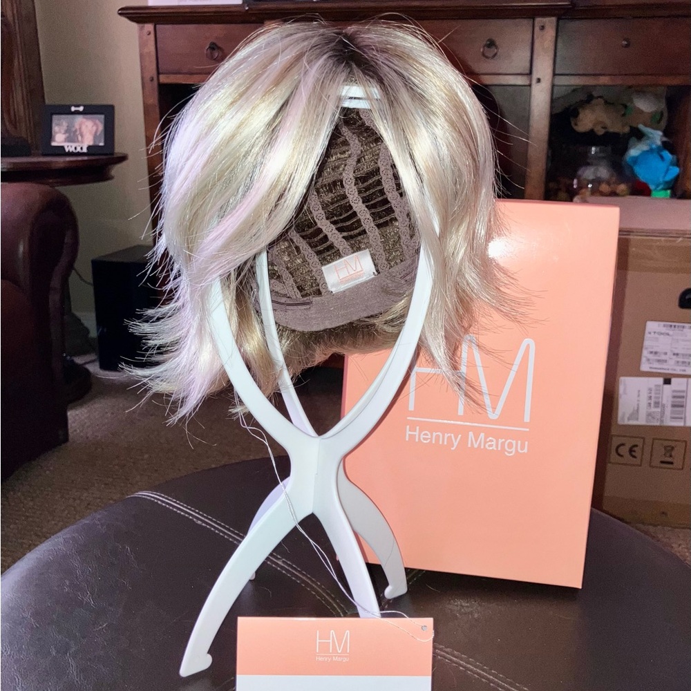 BRAND NEW NAOMI by Henry Margu Wig (Colour 10/613GR)